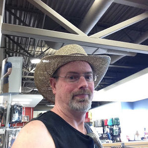 Meet your Posher, Chris